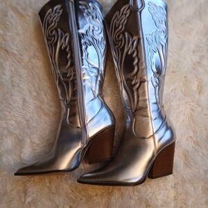 Silver Western-Style Women's Boots